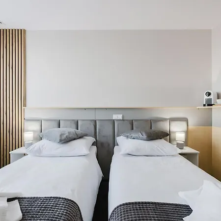 Silver - - By Kramm Apart Otel Poznan